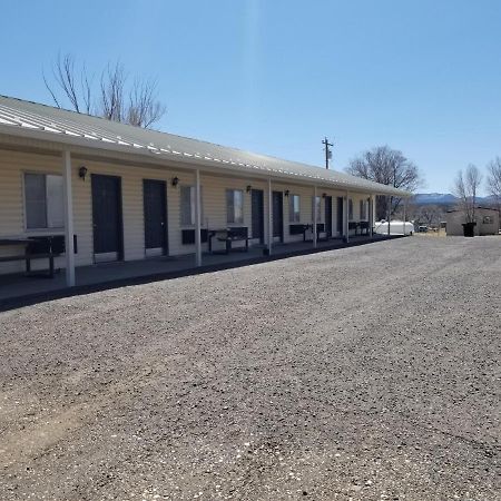 Galaxy Of Harley Bikers Between Bryce And Zion Motel Hatch Exterior foto